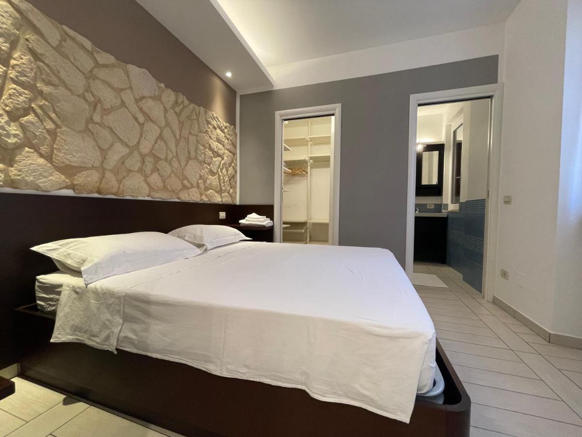 Al Piano 2 Apartment Ancona Luaran gambar